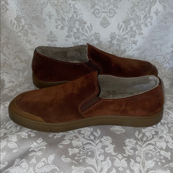 Frye Women’s Rich Brown Suede Slip-Ons. Size 7.5 M - Picture 2 of 8